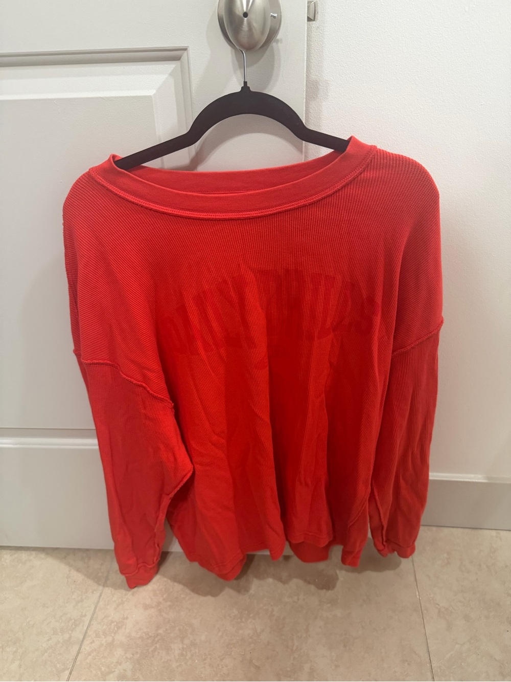 Daily Drills M/L Red Thermal Sweatshirt. 💕⚡️